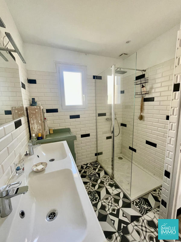 Maison - 123 m² - 4 pièces