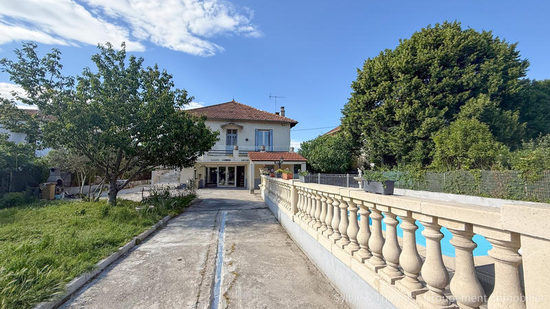Maison - 181 m² - 5 pièces