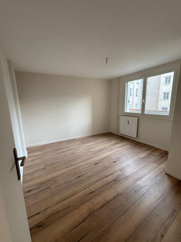 Appartement - 100 m² - 5 pièces