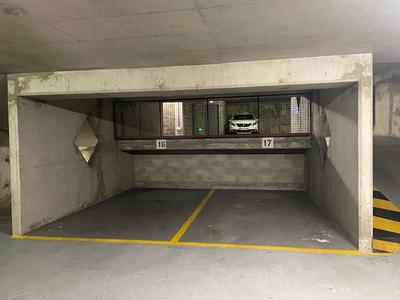 Parking / Garage