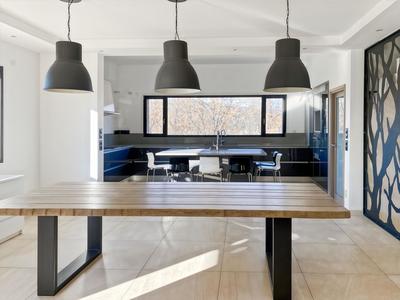 Maison - 281 m² - 6 pièces