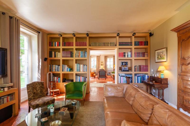 Propriété - 450 m² - 12 pièces