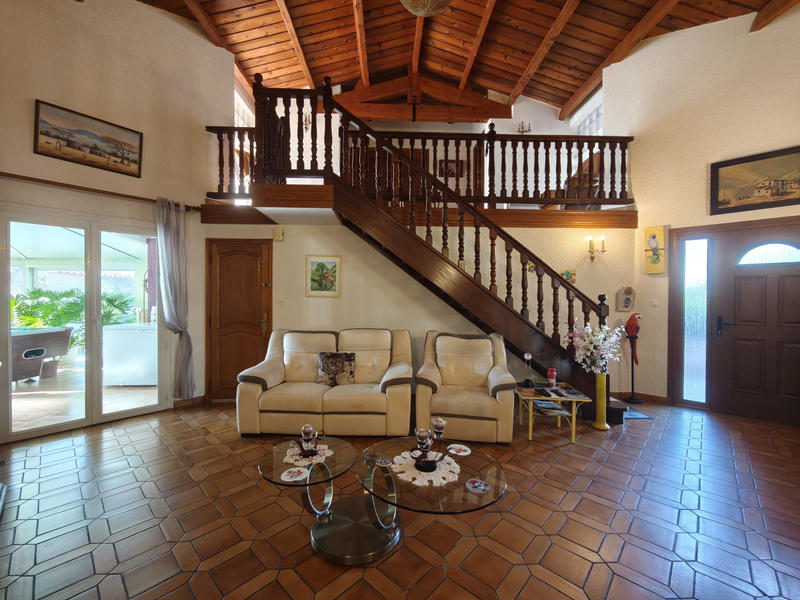 Maison - 235 m² - 7 pièces