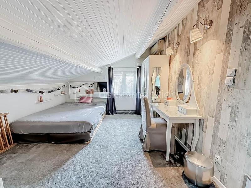 Maison en pierre - 260 m² - 6 pièces