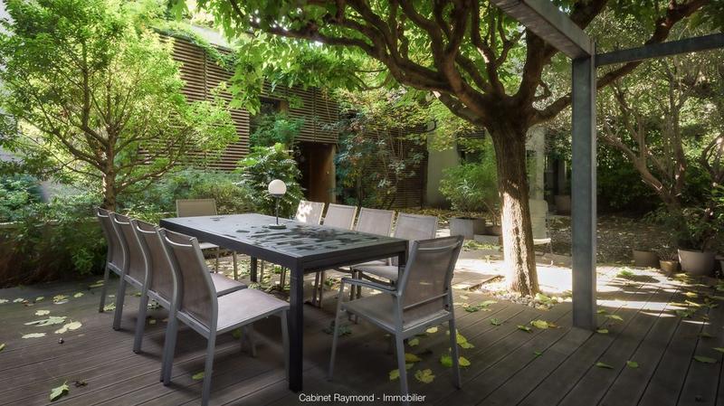 Maison contemporaine - 405 m² - 9 pièces