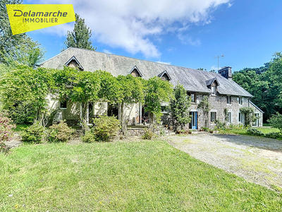 Maison - 243 m² - 10 pièces