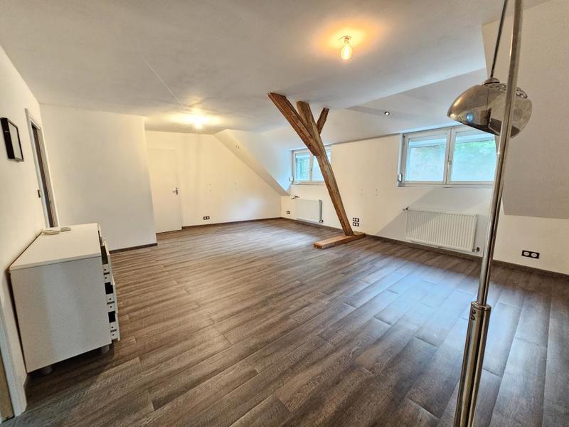 Maison - 280 m² - 6 pièces