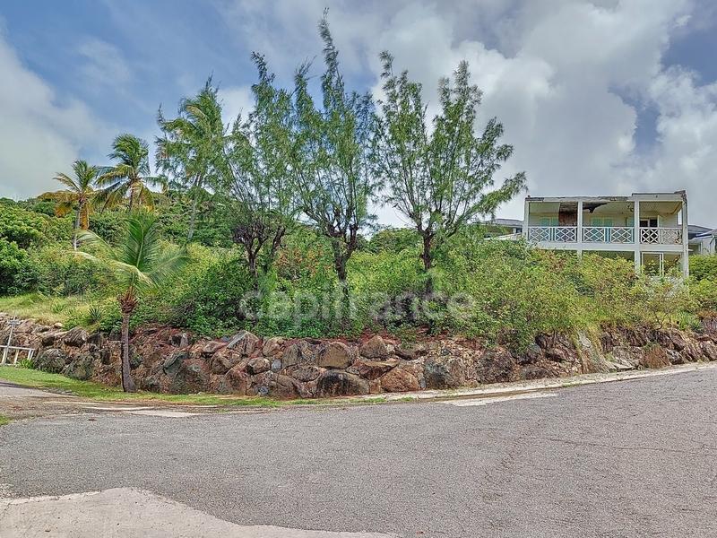 Terrain constructible - 2 195 m²