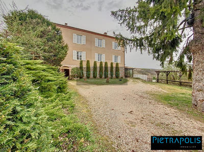 Maison - 270 m² - 8 pièces