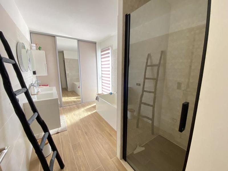 Villa - 200 m² - 5 pièces