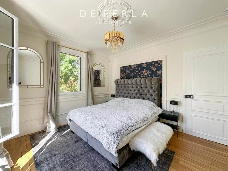 Maison - 276 m² - 8 pièces