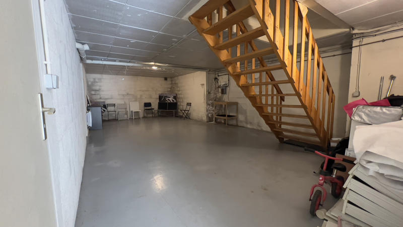 Maison - 223 m² - 7 pièces