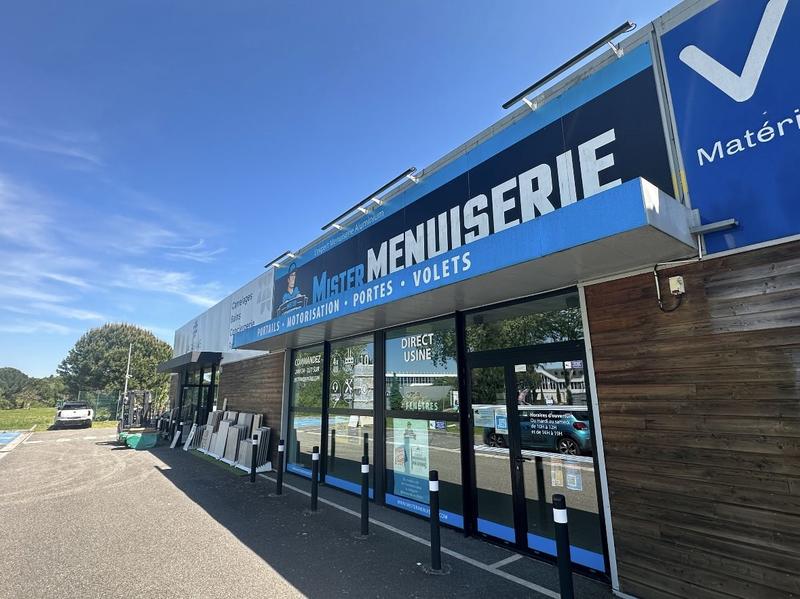 Local commercial - 196 m²