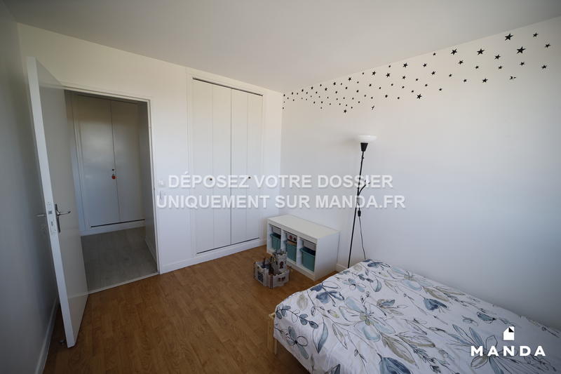 Chambre - 10 m² - 4 pièces