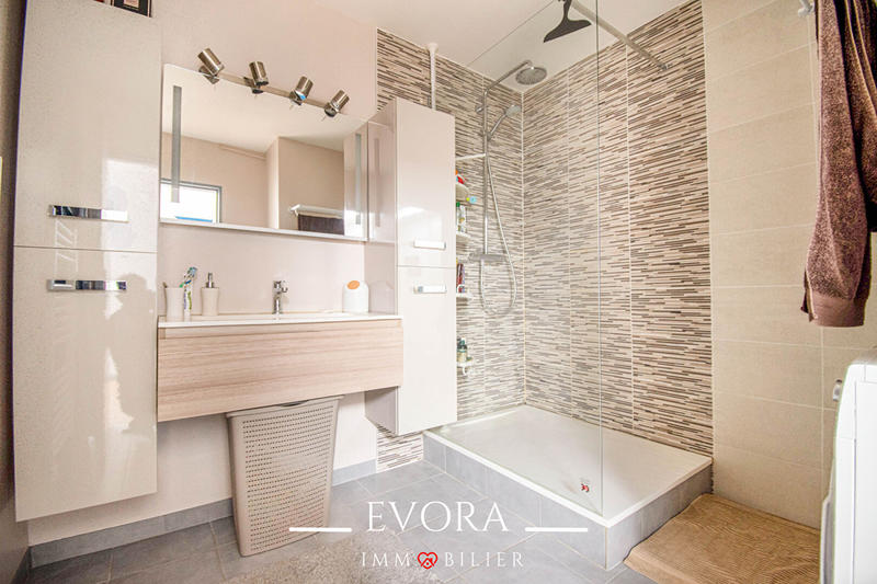 Appartement - 82 m² - 3 pièces