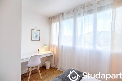 Chambre - 12 m² - 1 pièce