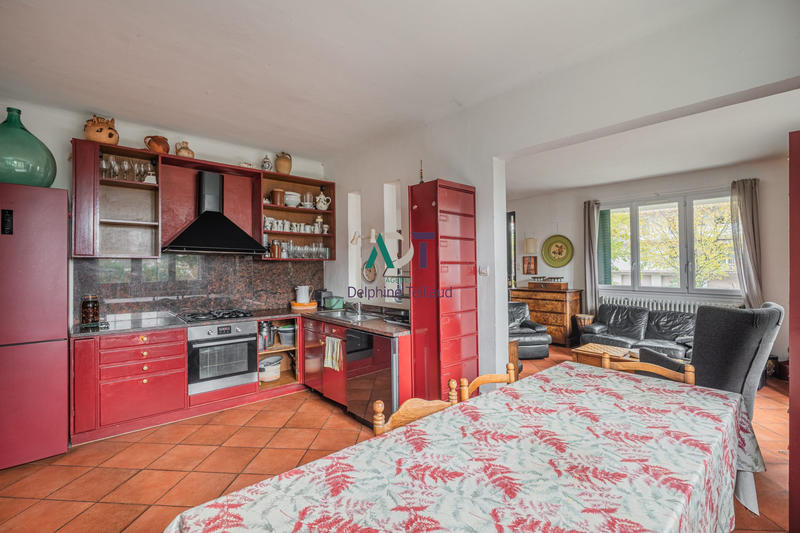 Maison traditionnelle - 181 m² - 10 pièces