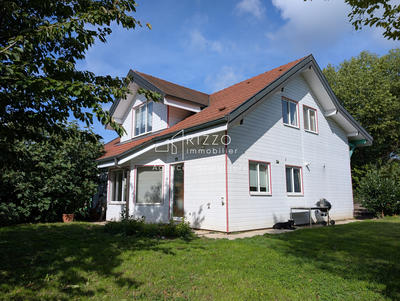 Villa - 161 m² - 6 pièces