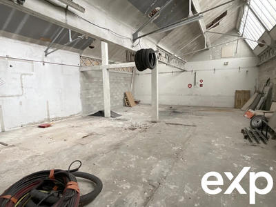 Loft - 237 m² - 2 pièces