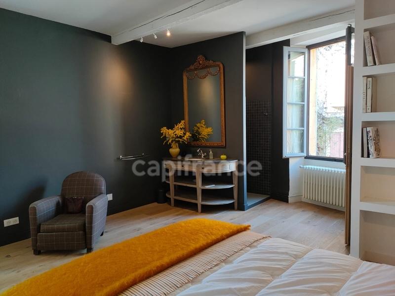 Maison - 182 m² - 8 pièces