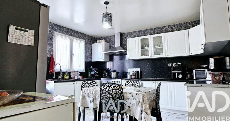 Maison - 167 m² - 9 pièces