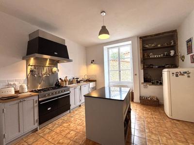 Maison - 320 m² - 13 pièces