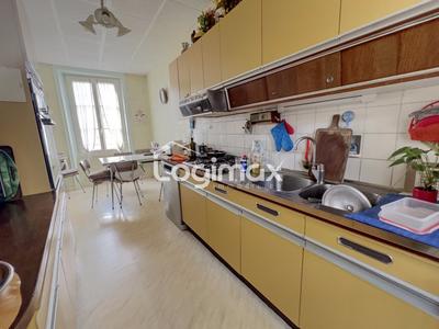 Maison - 212 m² - 10 pièces