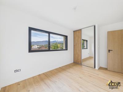 Appartement - 96 m² - 4 pièces