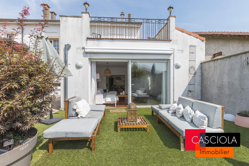 Appartement - 150 m² - 6 pièces