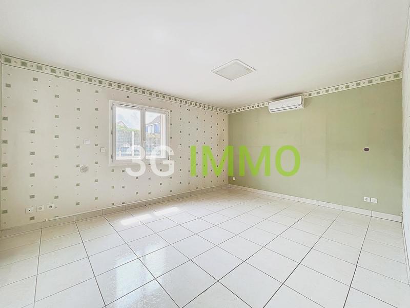 Maison traditionnelle - 218 m² - 9 pièces