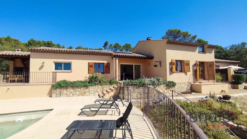 Maison - 228 m² - 6 pièces