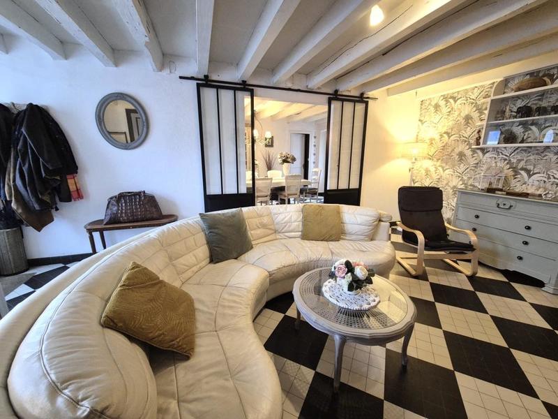 Maison - 312 m² - 12 pièces