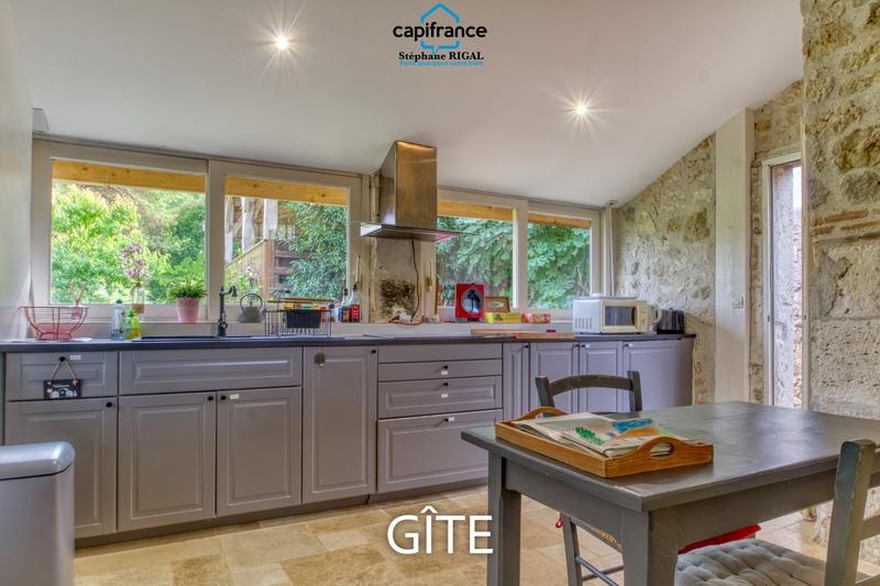 Propriété - 315 m² - 12 pièces