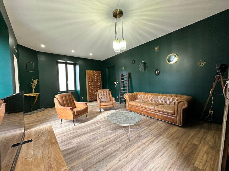 Maison - 211 m² - 9 pièces