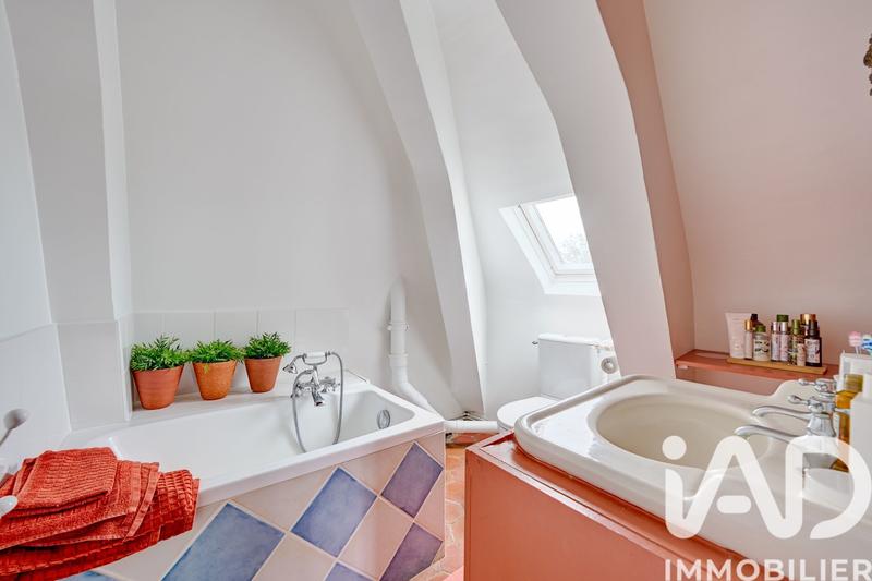 Maison - 299 m² - 10 pièces