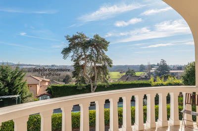 Maison bourgeoise - 230 m² - 8 pièces