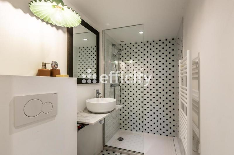 Maison - 180 m² - 8 pièces