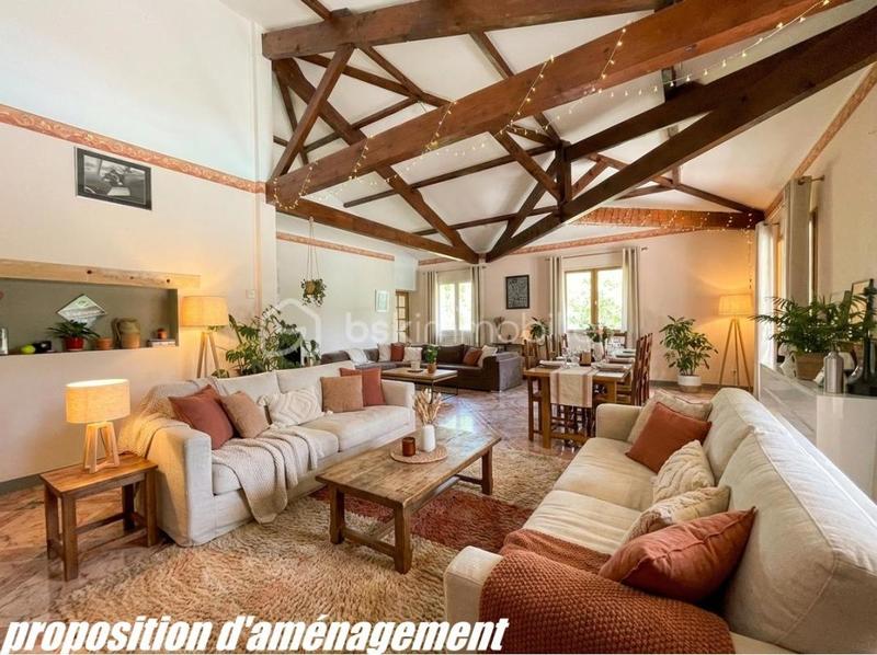 Maison traditionnelle - 270 m² - 7 pièces