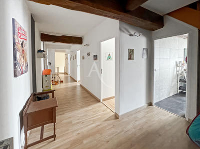 Maison - 270 m² - 8 pièces