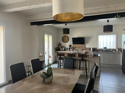 Maison - 210 m² - 6 pièces