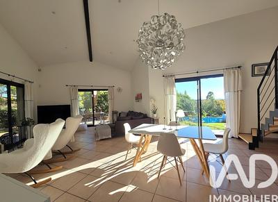 Maison - 176 m² - 6 pièces