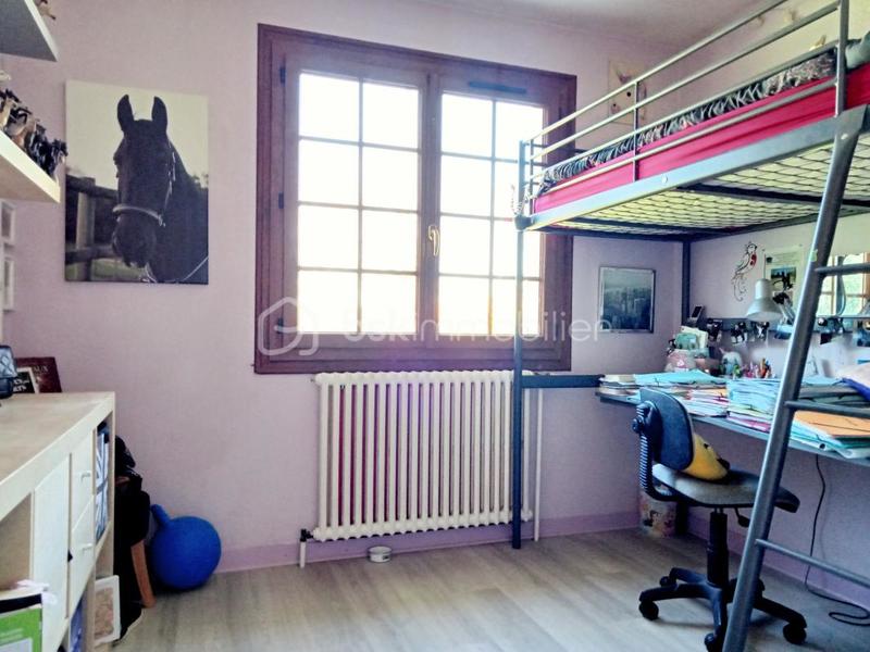 Pavillon - 180 m² - 7 pièces