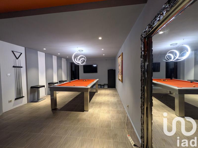 Maison - 460 m² - 12 pièces