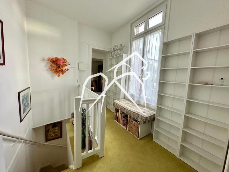 Appartement ancien - 157 m² - 5 pièces