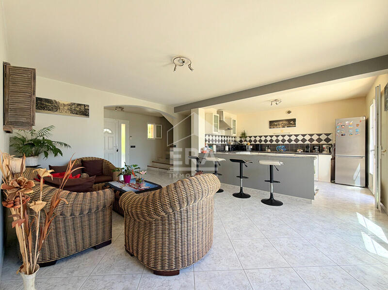 Maison - 146 m² - 6 pièces