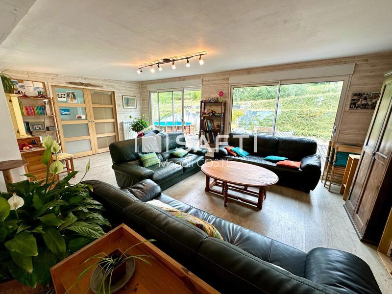 Maison - 178 m² - 6 pièces