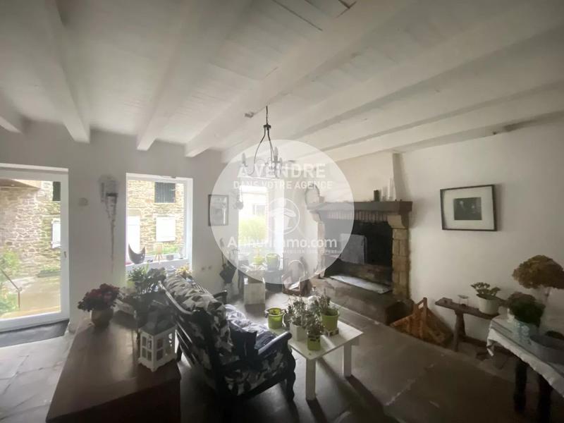 Maison - 228 m² - 8 pièces