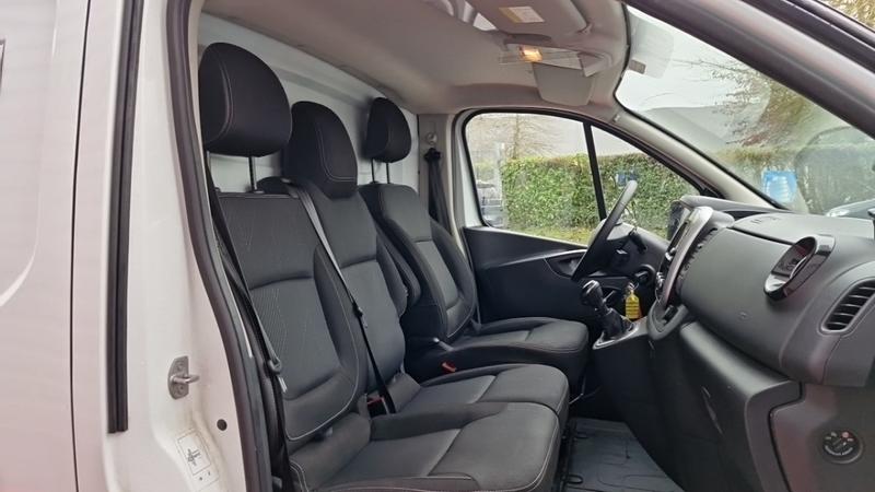 Renault Trafic Fourgon l2h1 1300 kg dci 120 grand confort