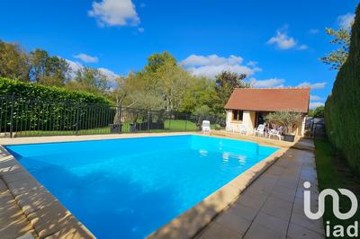 Maison - 226 m² - 7 pièces