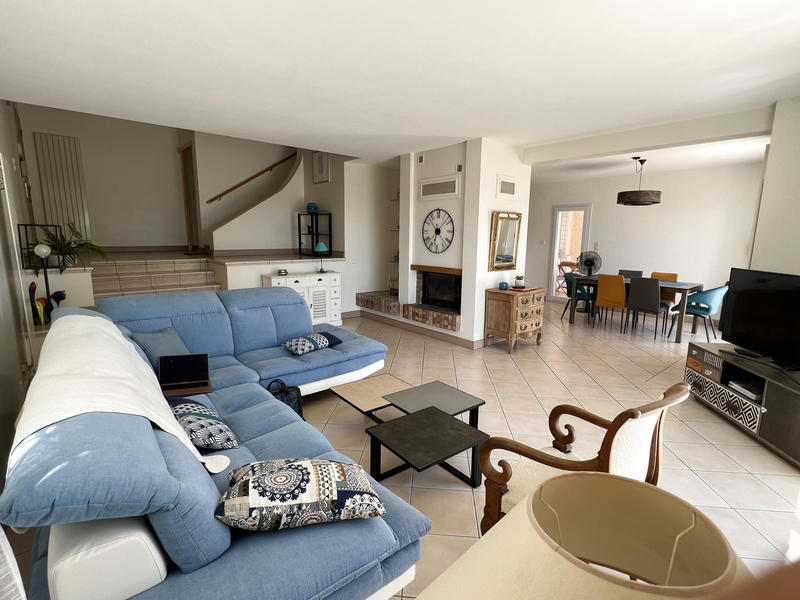 Maison - 200 m² - 6 pièces